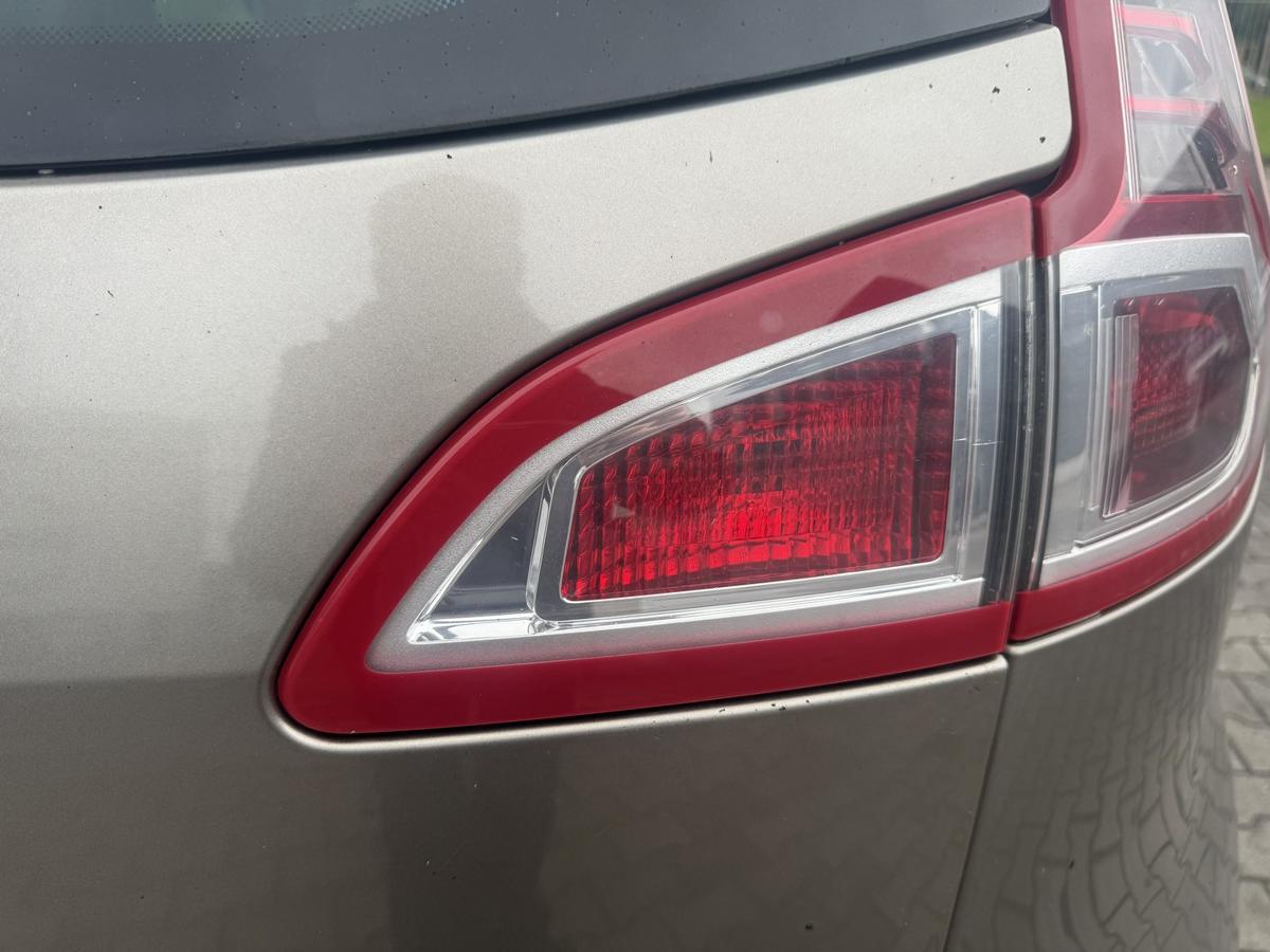 Renault Scenic 3 original R&uuml;cklicht R&uuml;ckleuchte Schlussleuchte innen rechts Heckklappe Bj.2009